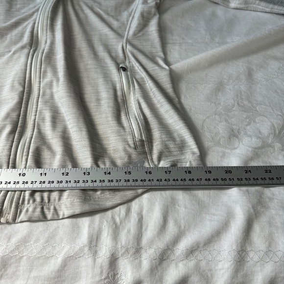 New Balance Women's Gray/Beige Asymmetric Zip Up Performance Track Jacket M - Picture 13 of 16